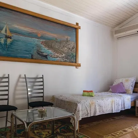 Beautiful In Ploce With Kitchen דירה פלוצ'ה