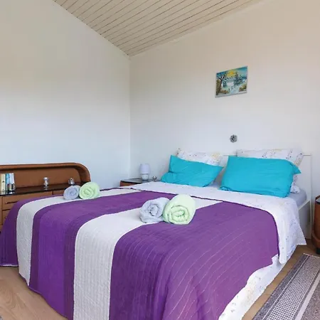 Beautiful In Ploce With Kitchen דירה